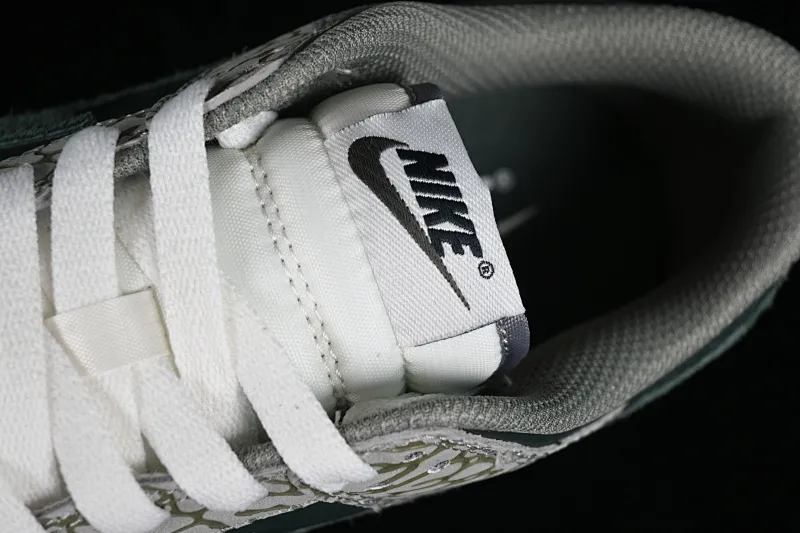 All categories Nk SB Dunk series Nk SB Dunk Low low-top sneakers Nk Dunk Low "Urban Landscape 2.0" cracked suede SB low-top casual sneakers HF4878-053